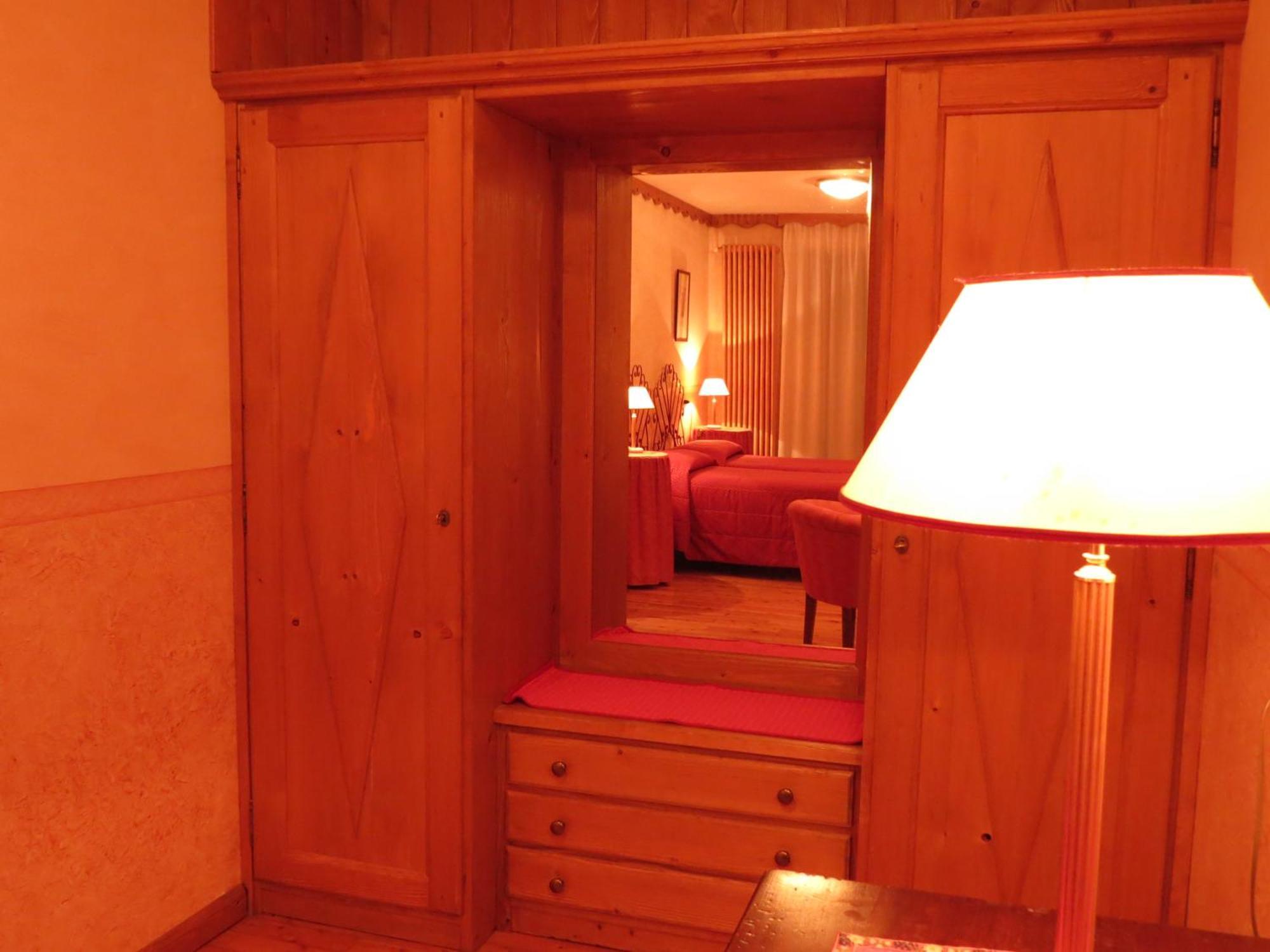 Centrale Courmayeur Szoba fotó