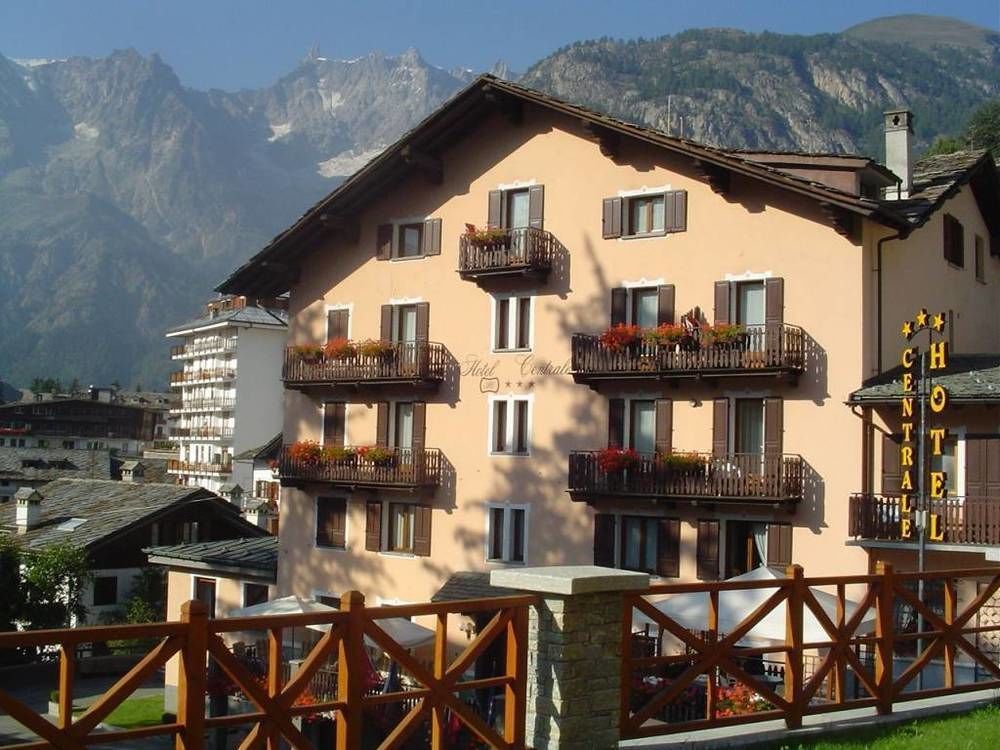 Centrale Courmayeur Kültér fotó